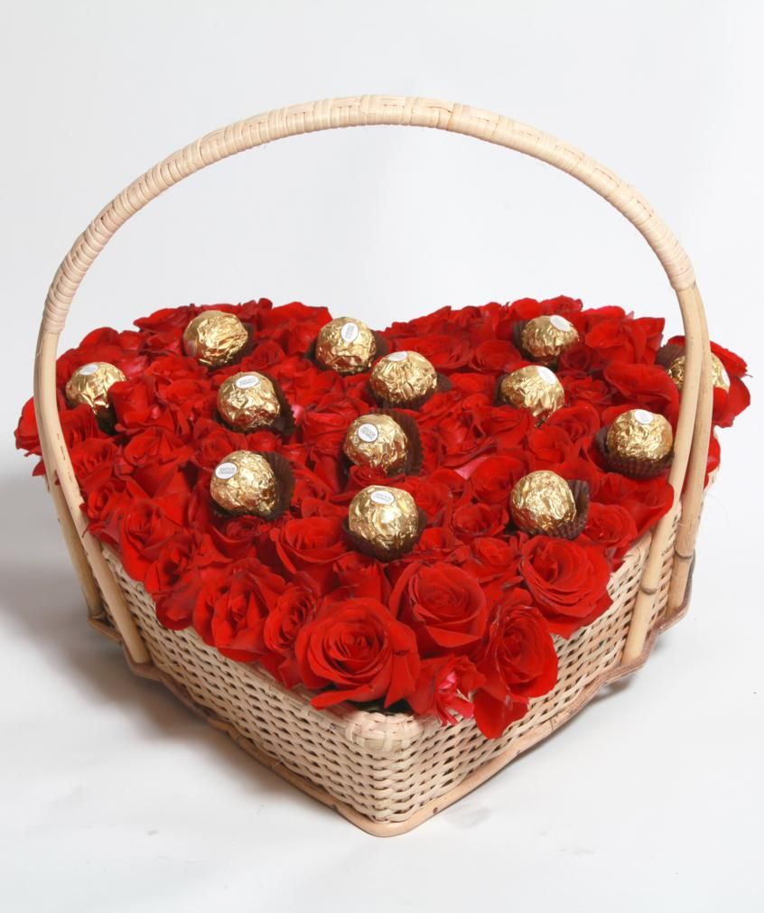 Heart Shaped Roses With Ferrero Rocher Chocolate