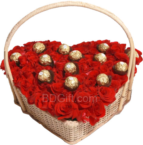 (010) Heart Shaped Roses W/ Ferrero Rocher Chocolate