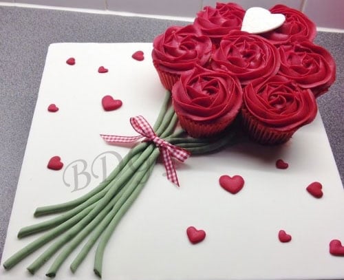Exotic red rose cup cake