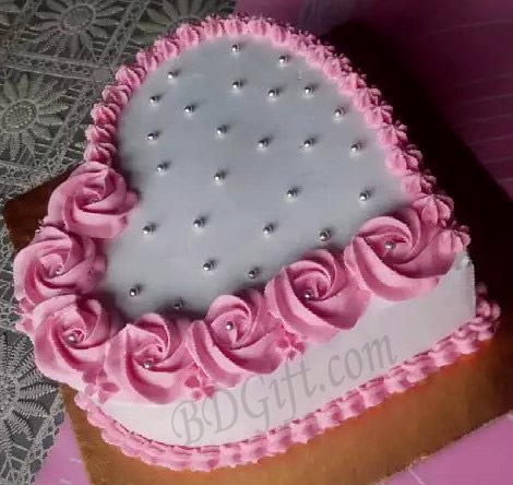 1 Pound vanilla heart cake
