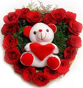(003) Heart Shaped Roses with Small Love Bear