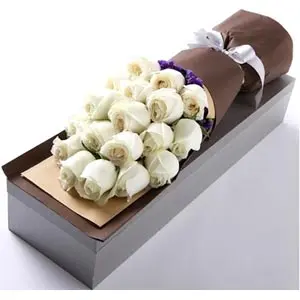 12 Pcs imported white roses in a box