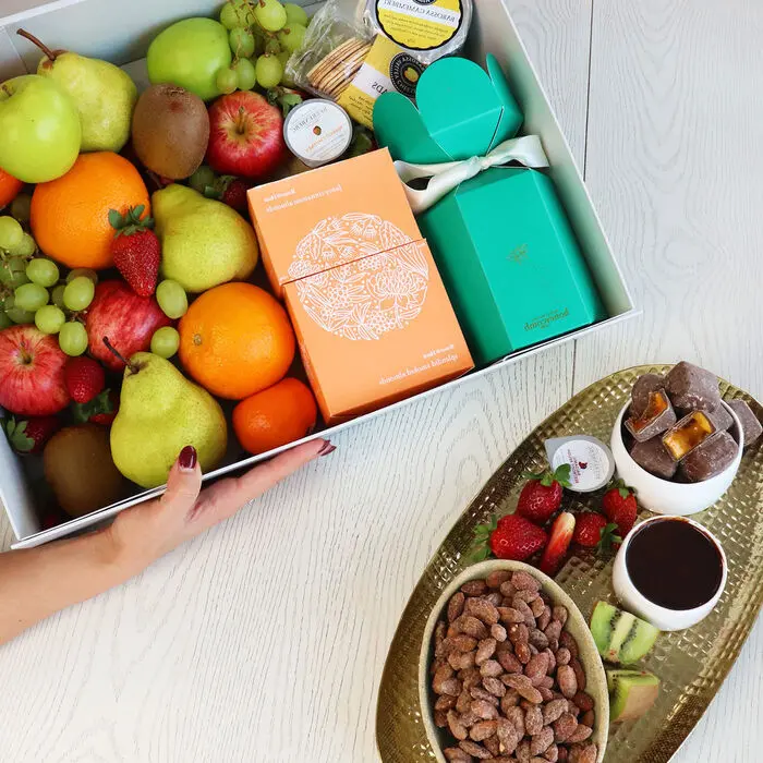 Fruit Box with Cheese - Large