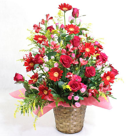 Gorgeous seasonal arrangement, red