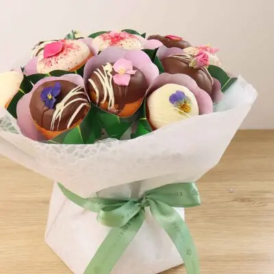 Flower Bouquet Donut Small – Edible Donut Bouquet