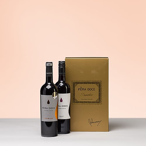 Pera Doce Tinto red wine in gift packaging