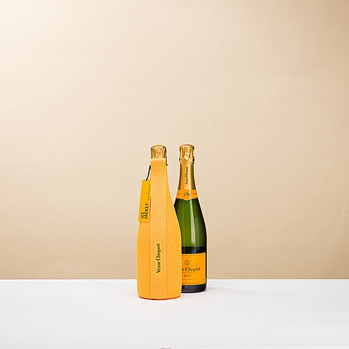 Champagne Veuve Clicquot Yellow Label in Ice Jacket
