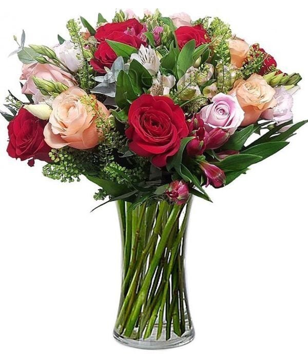 Erato with roses and alstroemerias (Basic)