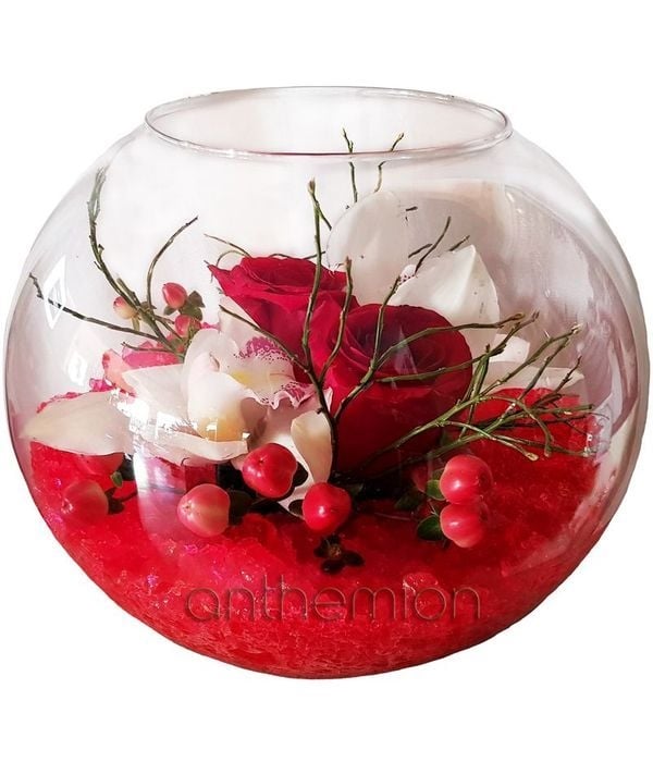 Fish ball with roses and orchids
