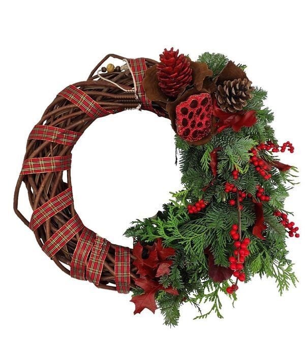Î—anging wreath in red