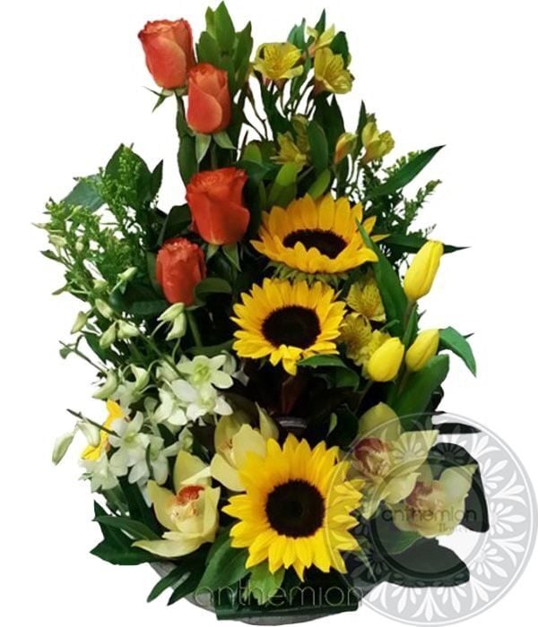Beautiful arrangement with bright flowers (Basic)