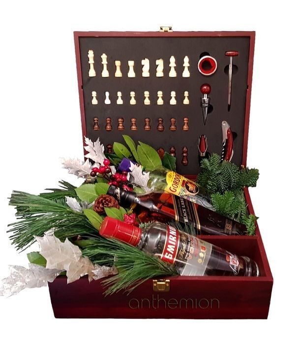 Chessboard with JOHNNIE WALKER BLACK, SMIRNOFF and GORDON'S