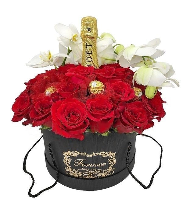 Red Rose Love And Moet