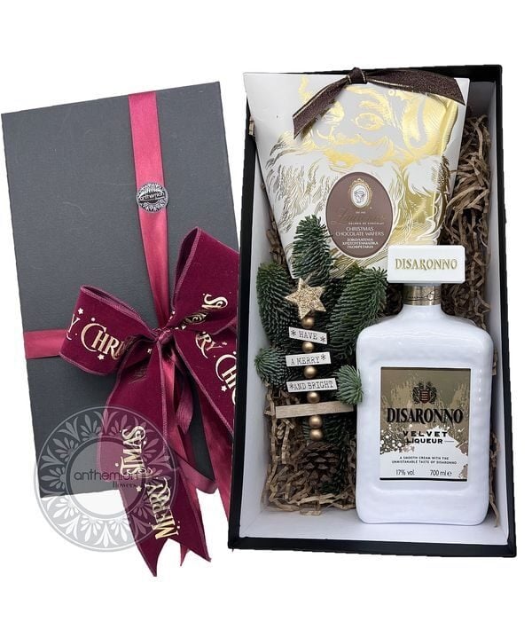Gift box with Disaronno cream and chocolate wafers
