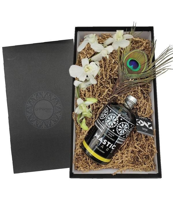 Gift box with lemon mastic liqueur