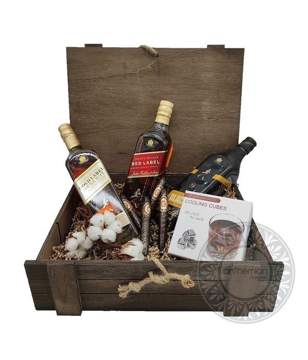 Festive wooden box for whiskey lovers