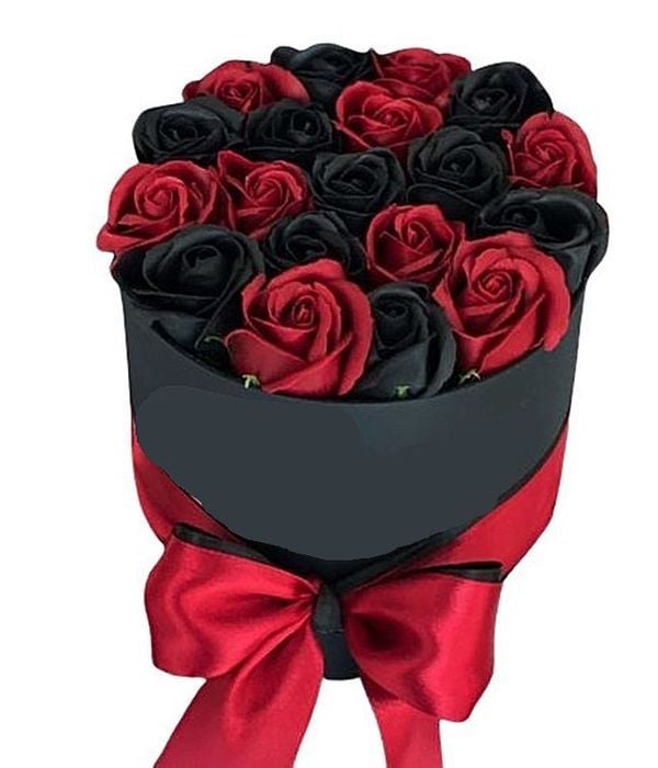 10 black and 10 red elegant roses in box