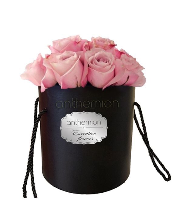 Romantic pink roses in box (Basic)