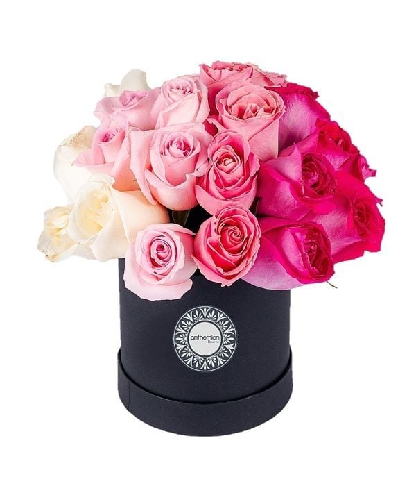Sweet beauty with roses in black box (Basic)