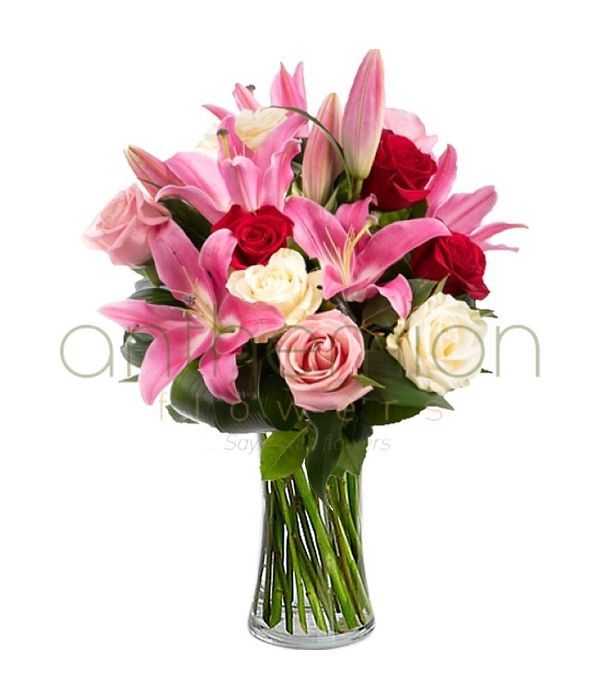 Colourful floral bouquet with roses and lilies (Basic)