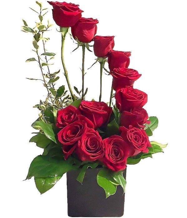 Tall arrangement with red roses (Basic)