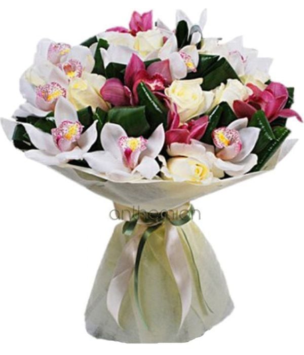 Roses and cymbidium orchids in a bouquet (Basic)