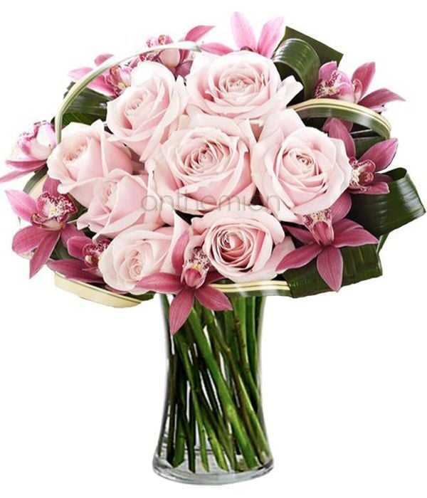 Bouquet with pink roses and red orchids (Basic)