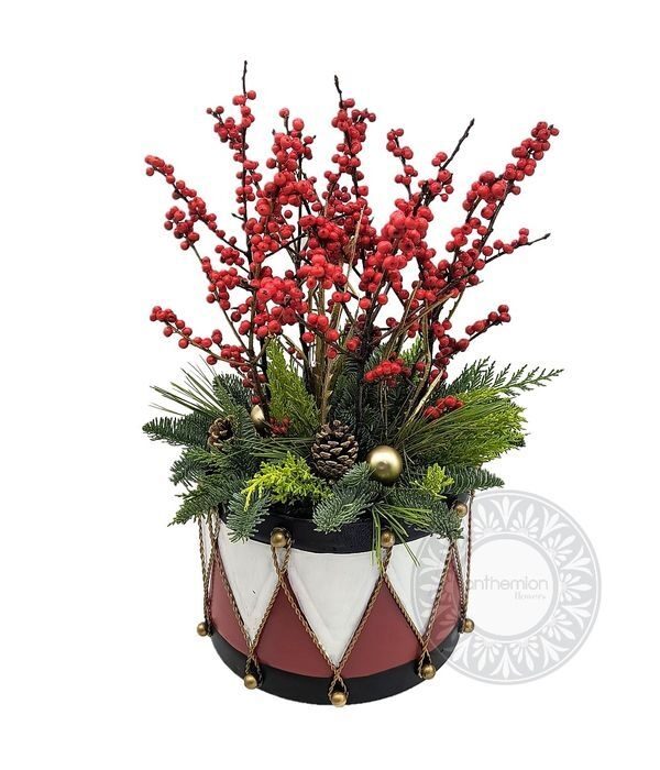 Îœetal drum with ilex and fir