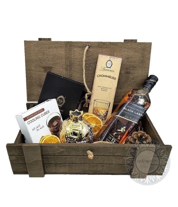 Gift set for whiskey lovers