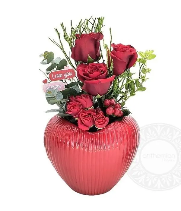 Roses in a red ceramic heart (large model)