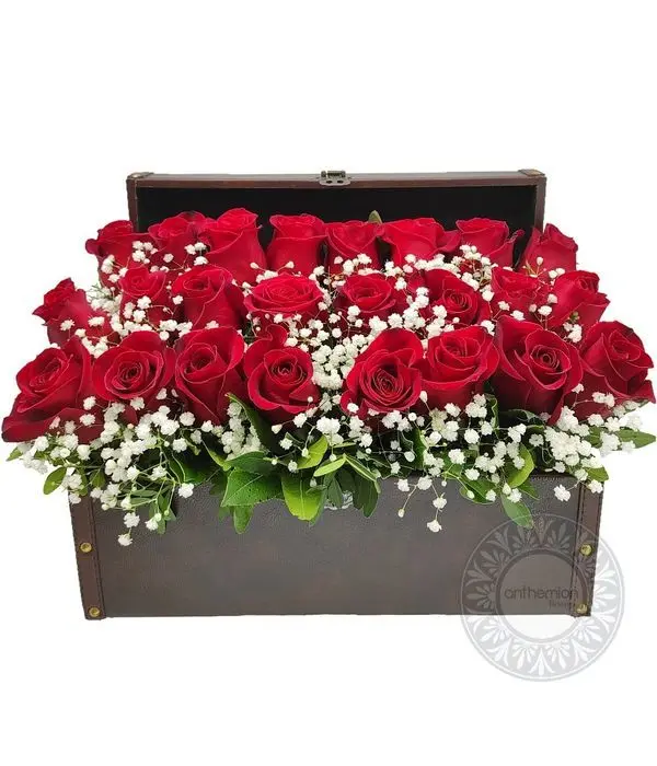 24 Red roses in a charming chest