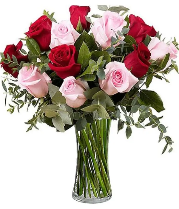 Pink and red roses in bouquet (Basic)