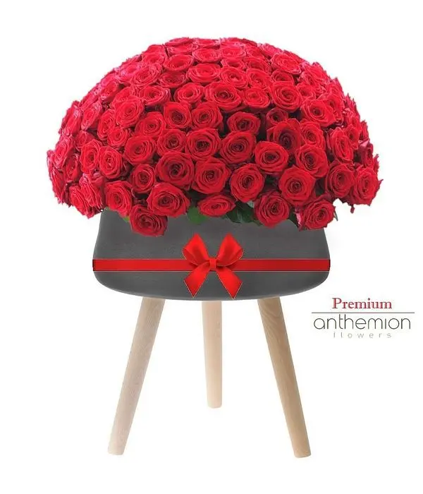 200 roses in a ceramic pot with wooden legs