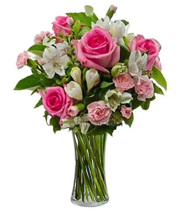 Bouquet of roses and alstromerias