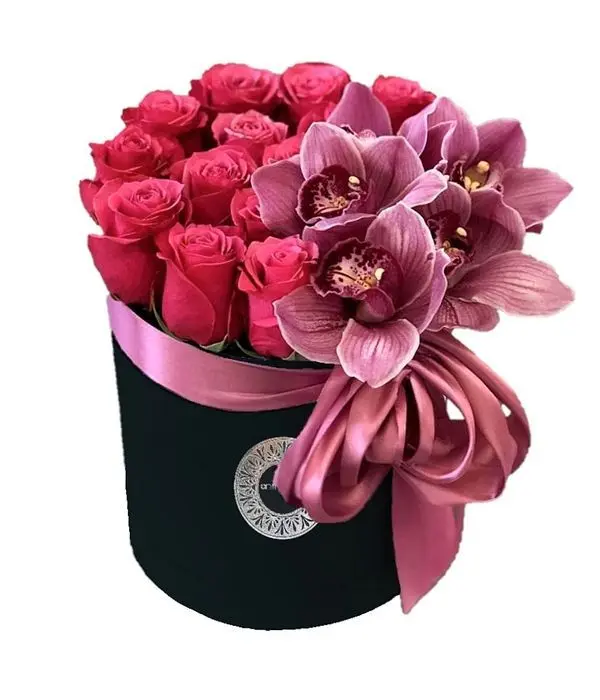 Black box with fuchsia roses and orchids (Basic)
