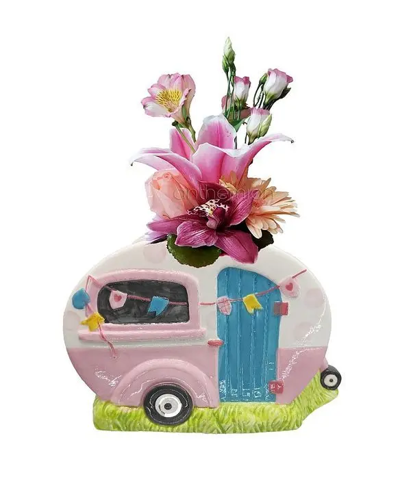 Pink trailer arrangement