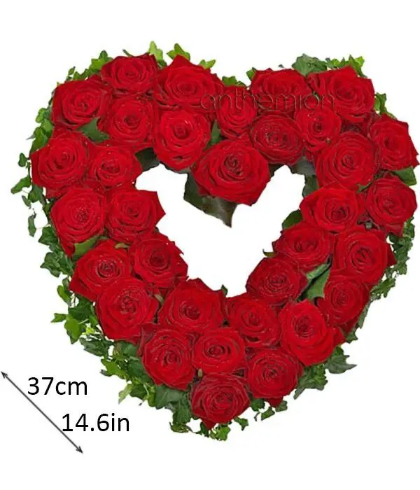 Magic heart of red roses