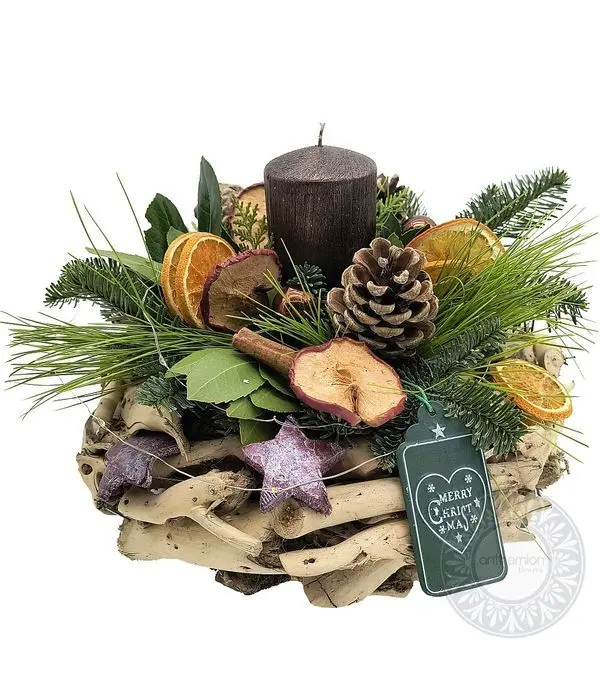 Festive arrangement with candle (Basic)