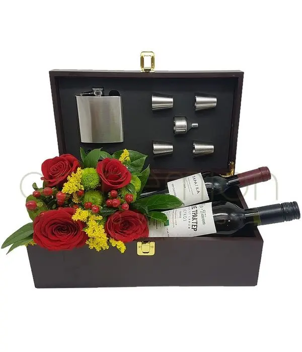 Flowers and 2 wines in a gift box