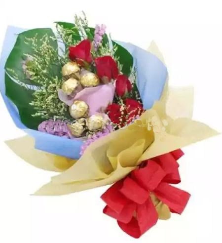 Flowers With Ferrero Rocher Hand Bouquet 02 (6pcs Ferrero Rocher With 6 Pink Roses)