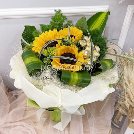 Flowers With Ferrero Rocher Hand Bouquet 10