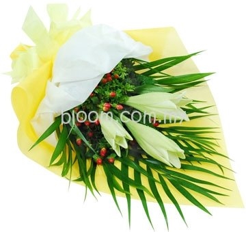 Lily Hand Bouquet 02 (5 Stalks Madonna Lily)