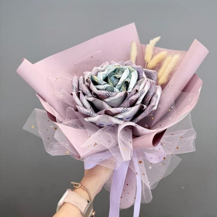 Money Bouquet 10 (RM5 (6pcs) & RM10 (17pcs))