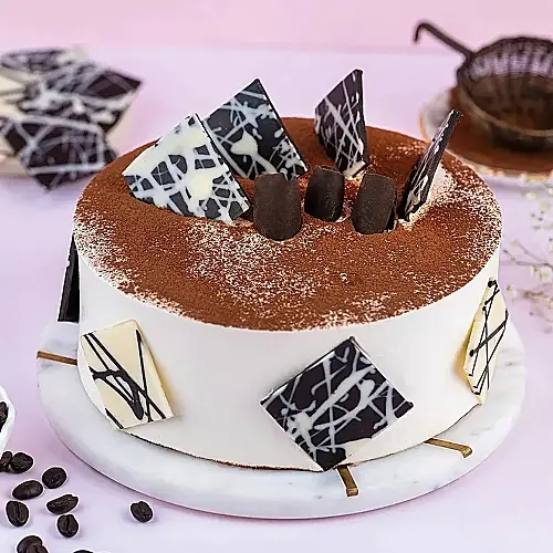 Tiramisu Cake