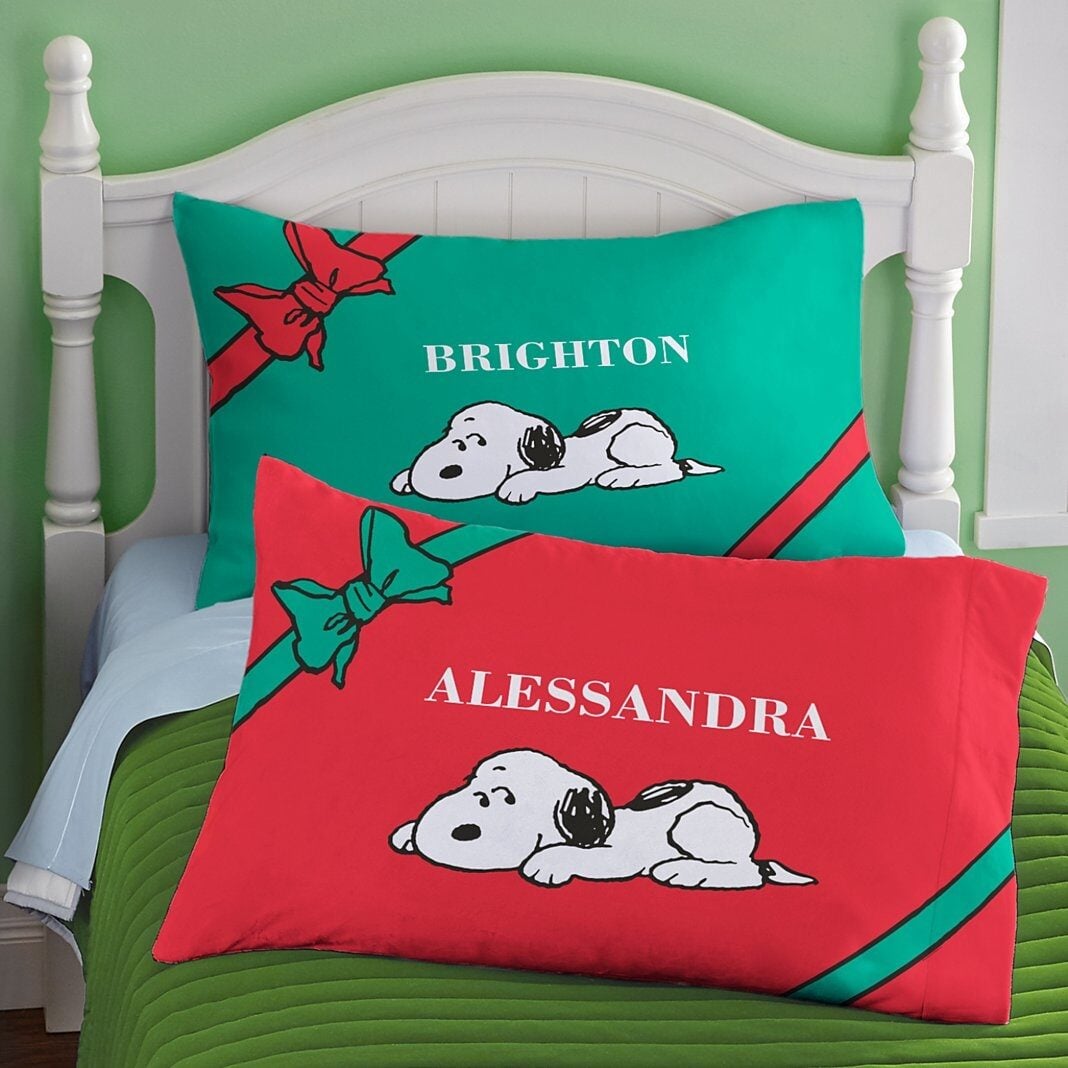 PEANUTS® Snoopy Present Bow Pillowcases