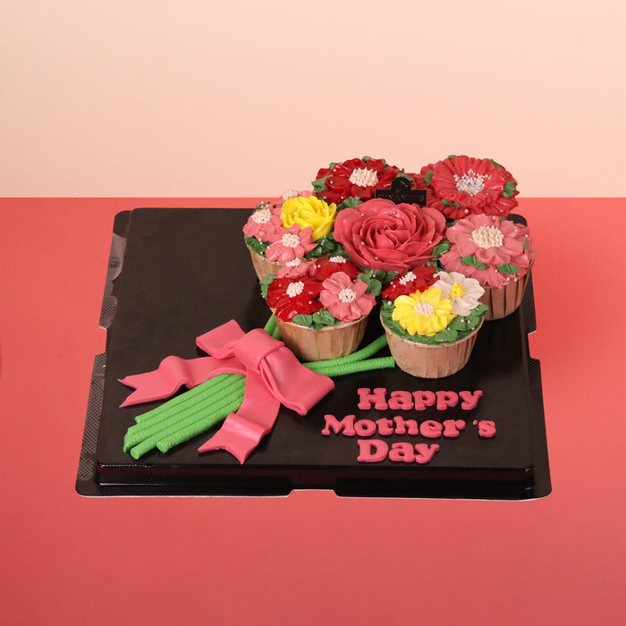 Lovely Cream Cupcake Bouquet