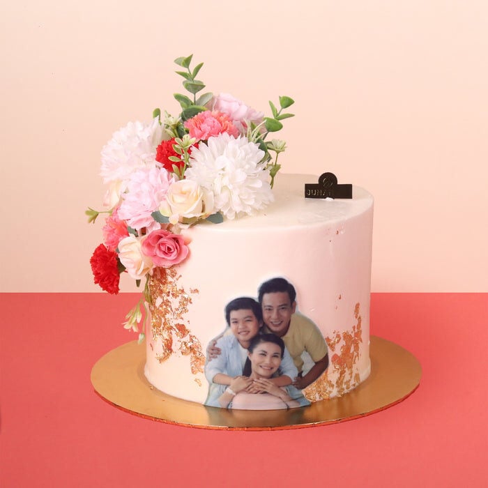 Family Portrait Floral Theme Cake 6"