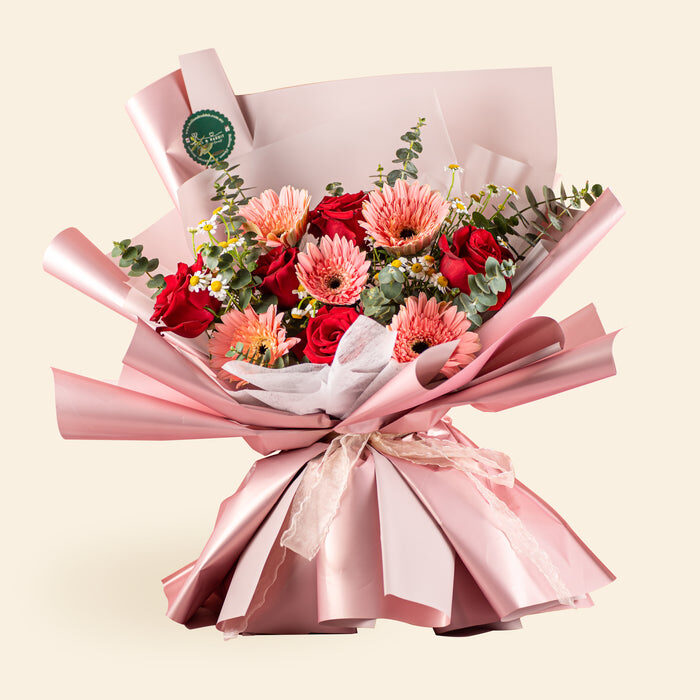 Diates Fresh Flower Bouquet