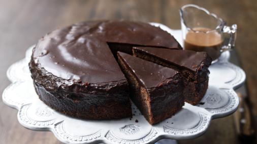 Chocolate Cake (Medium)