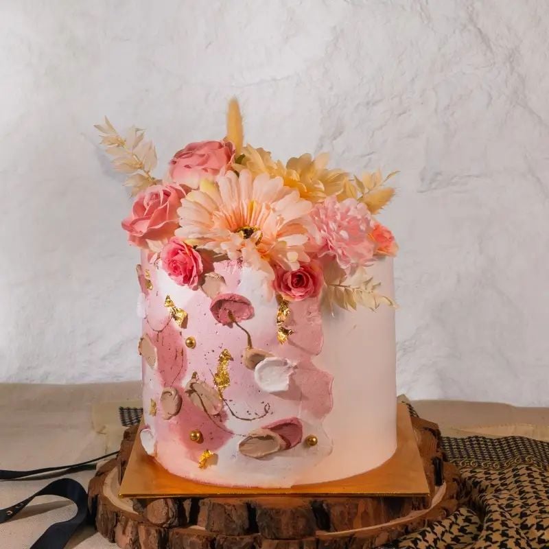 Antique Bloom Floral Cake